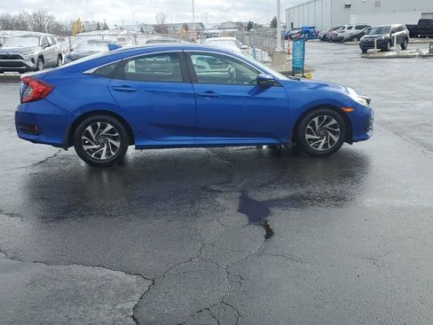 Used 2017 Honda Civic EX image 8