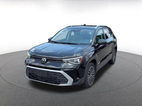 Used 2026 Volkswagen Taos SE FWD image 5