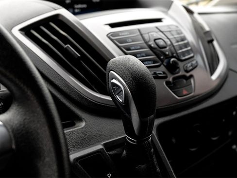 Used 2019 Ford Transit 350 XLT image 18