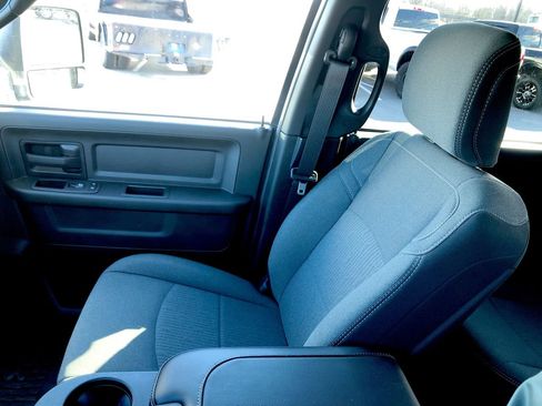 Used 2024 RAM 3500 Tradesman w/ Chrome Appearance Group image 23