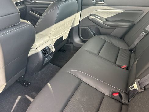 New 2025 Nissan Altima 2.5 SL image 12