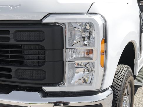 Certified 2024 Ford F250 XL w/ XL Chrome Package AWD/4WD image 13