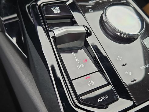 Used 2024 BMW 540i xDrive image 16