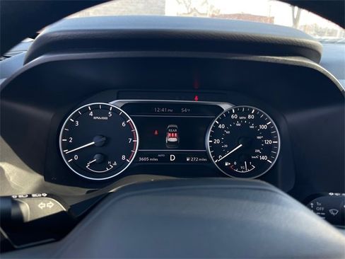 Used 2025 Nissan Rogue S image 12