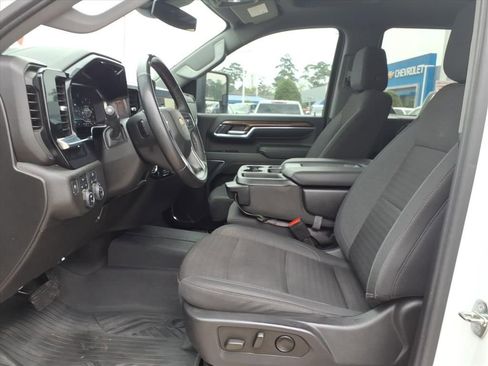 Used 2024 Chevrolet Silverado 2500 LT image 19