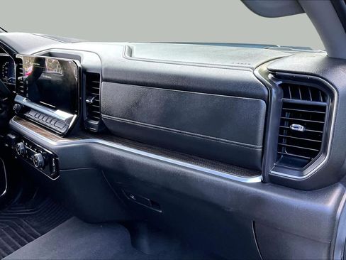 Used 2024 Chevrolet Silverado 2500 LT AWD/4WD image 17