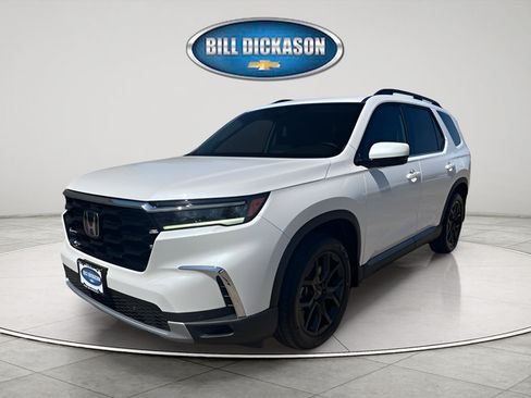 Used 2025 Honda Pilot Touring image 3