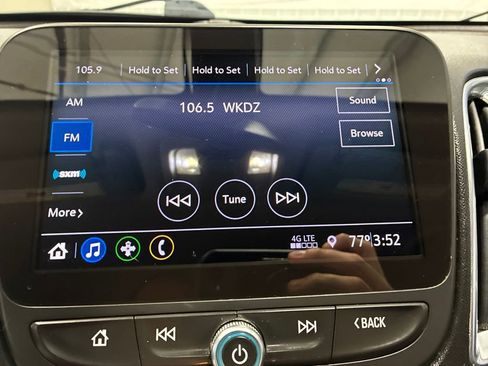 Used 2020 Chevrolet Malibu LT FWD image 23