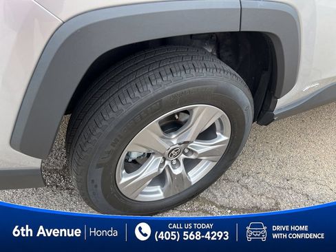 Used 2025 Toyota RAV4 XLE AWD/4WD image 11