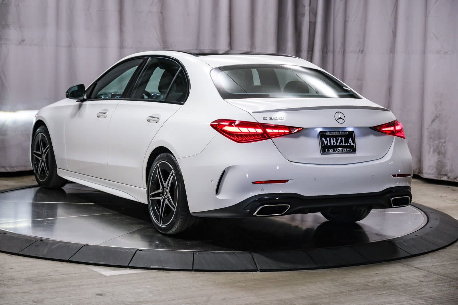 Used 2022 Mercedes-Benz C 300 Sedan image 2