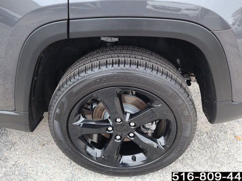 Used 2024 Jeep Grand Cherokee Limited w/ Black Appearance Package image 14