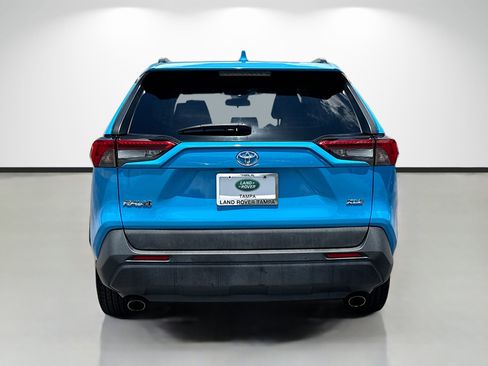 Used 2019 Toyota RAV4 XLE FWD image 4