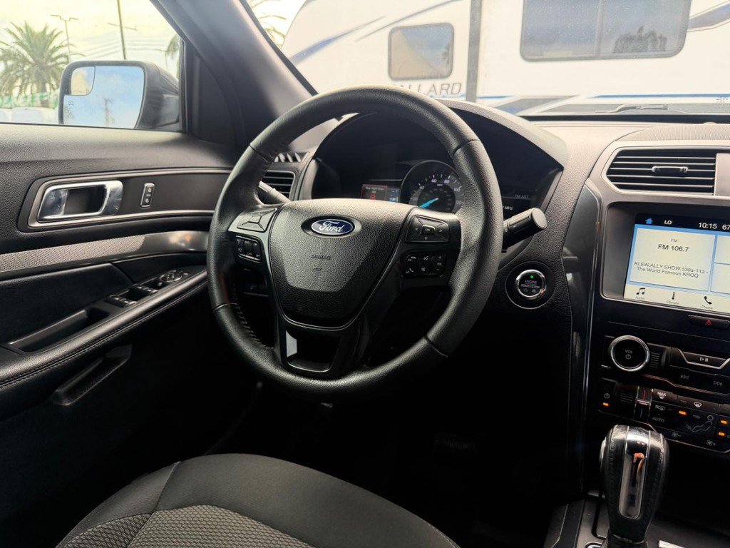 Used 2018 Ford Explorer XLT w/ Equipment Group 201A AWD/4WD image 23