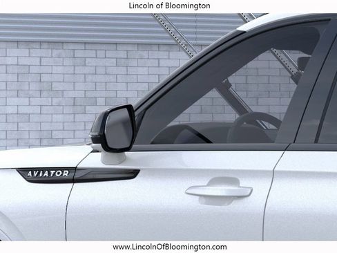 New 2026 Lincoln Aviator AWD w/ Jet Appearance Package image 21