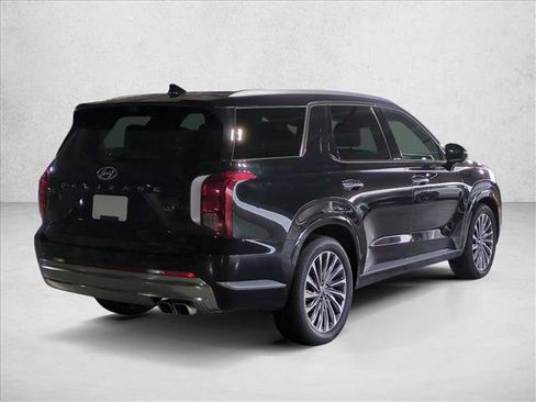 Used 2024 Hyundai Palisade Calligraphy FWD image 5