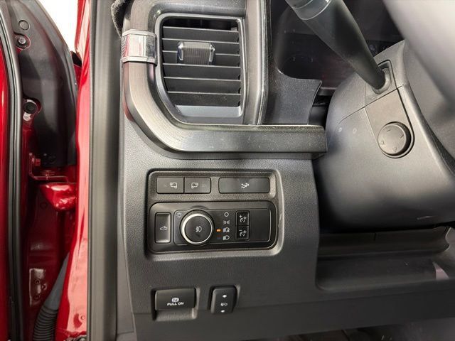 Used 2024 Ford F350 Lariat w/ Lariat Ultimate Package AWD/4WD image 24