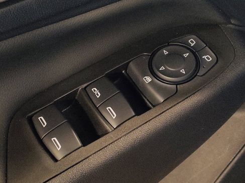 Used 2021 Chevrolet Equinox LT FWD image 27