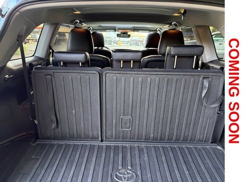 Used 2019 Toyota Highlander XLE AWD/4WD image 9