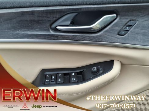 Used 2024 Jeep Grand Cherokee L Limited w/ Black Appearance Package image 11