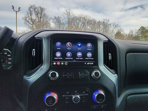 Used 2020 GMC Sierra 1500 Elevation w/ Elevation Value Package image 17