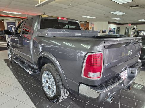 Used 2017 RAM 1500 Laramie w/ Convenience Group AWD/4WD image 7