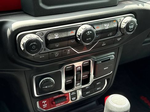 Used 2021 Jeep Gladiator Rubicon w/ Auxiliary Switch Group AWD/4WD image 27