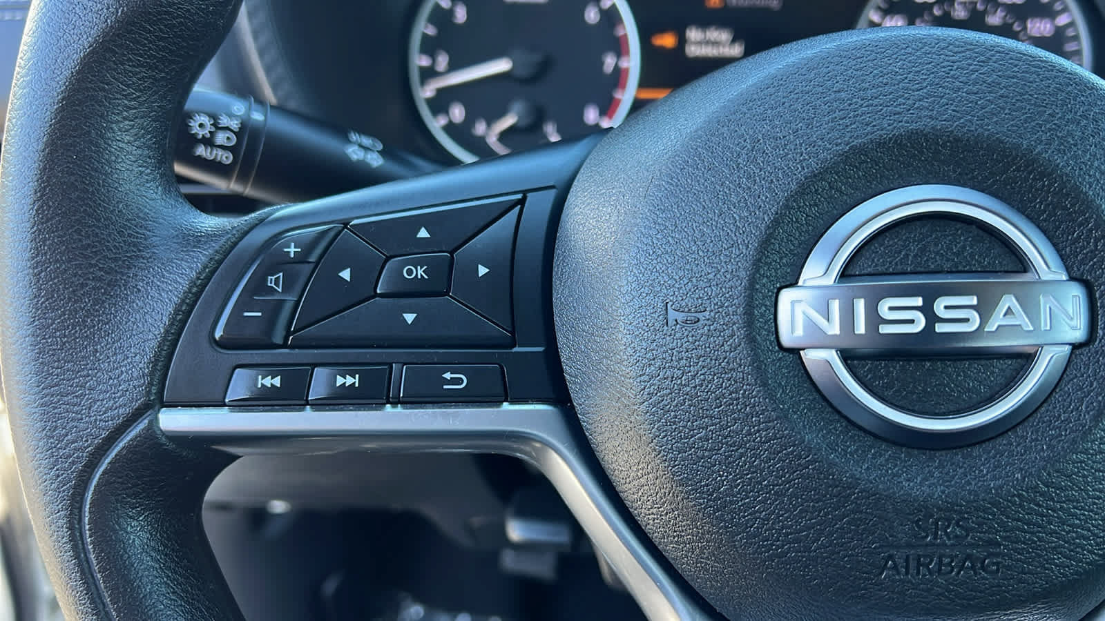 Used 2024 Nissan Sentra SV FWD image 19