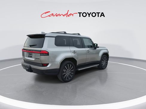 Used 2024 Lexus GX 550 w/ Cold Area Package AWD/4WD image 8