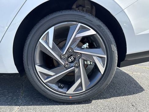 New 2026 Hyundai Elantra Limited image 19
