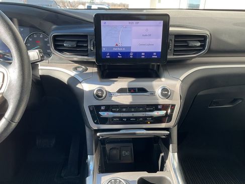 Used 2021 Ford Explorer XLT w/ Equipment Group 202A image 15
