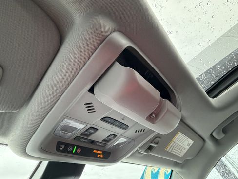 Used 2022 GMC Terrain SLT w/ Infotainment Package II image 33