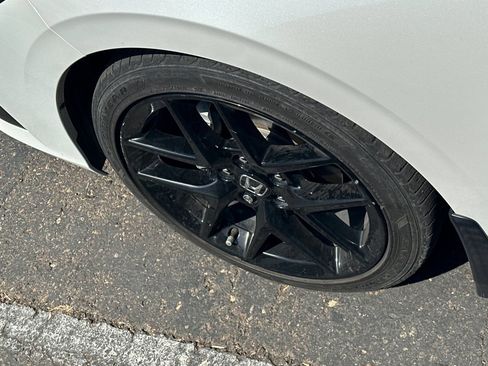 Used 2024 Honda Civic Sport image 3