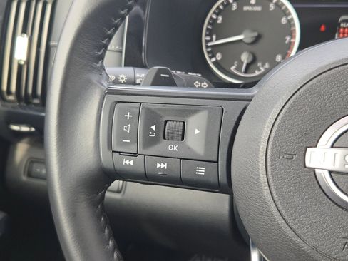 Certified 2025 Nissan Pathfinder SV image 22