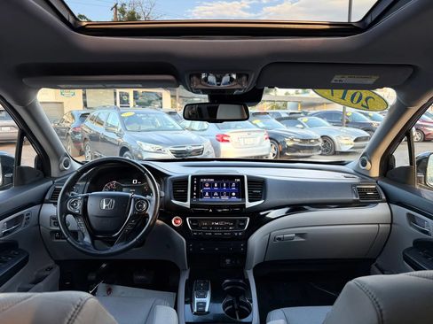 Used 2017 Honda Pilot Elite image 29