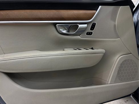 Used 2017 Volvo S90 T6 Inscription w/ Vision Package image 26