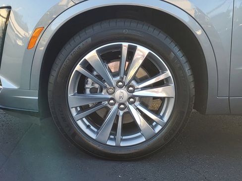 Certified 2022 Cadillac XT6 Premium Luxury image 7