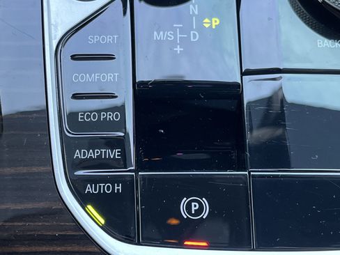 Used 2023 BMW X5 sDrive40i w/ Climate Comfort Package image 9