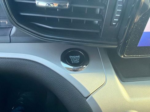 Used 2023 Ford Explorer XLT RWD image 24