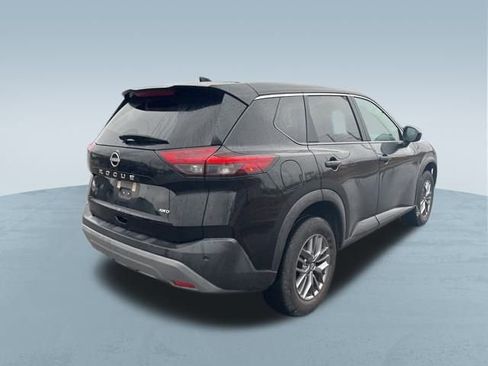 Used 2023 Nissan Rogue S image 9