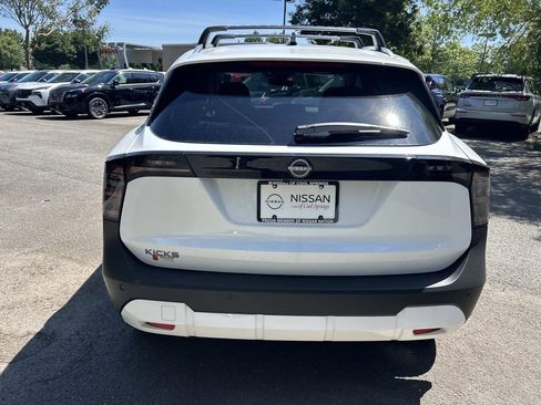 Used 2026 Nissan Kicks SV w/ Cold Weather Package FWD image 6