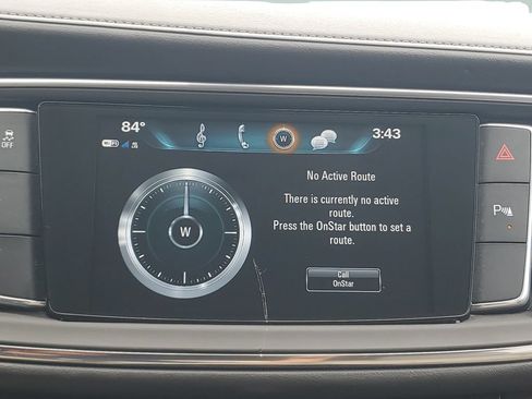 Used 2018 Buick Enclave Essence FWD image 19