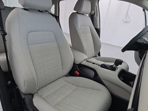 Certified 2023 Honda HR-V LX image 10