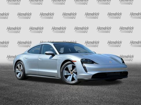 Used 2023 Porsche Taycan image 2