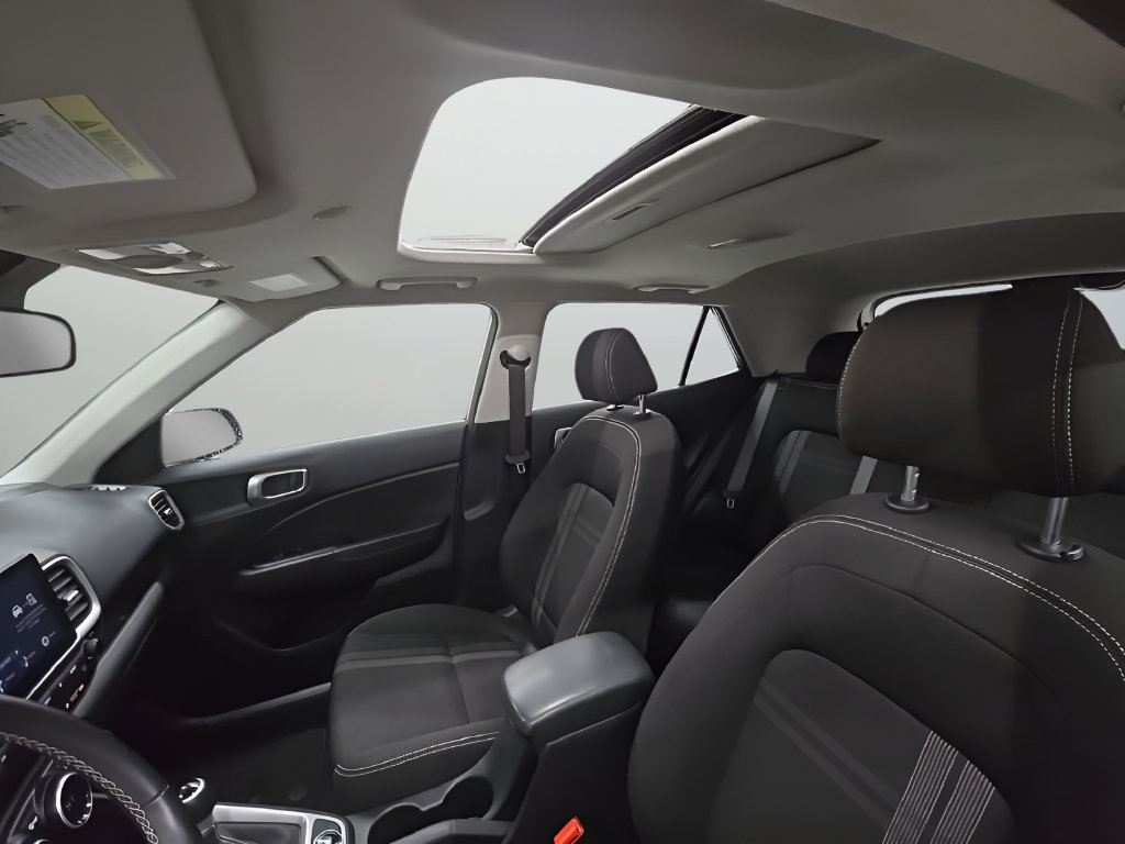 Certified 2024 Hyundai Venue SEL FWD image 38