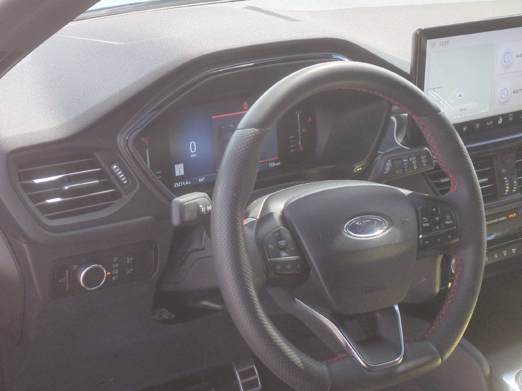 Used 2023 Ford Escape ST-Line w/ Tech Pack #1 AWD/4WD image 9