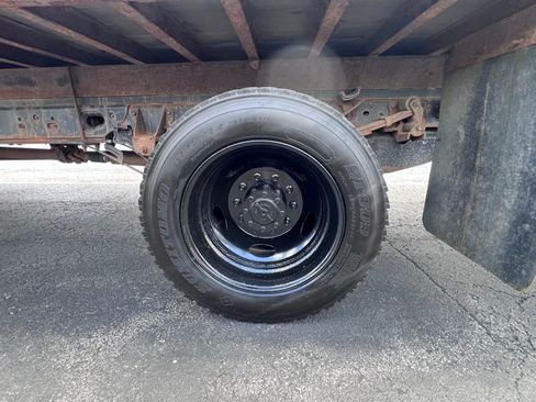 Used 2017 Ford F550 4x4 Regular Cab Super Duty image 13