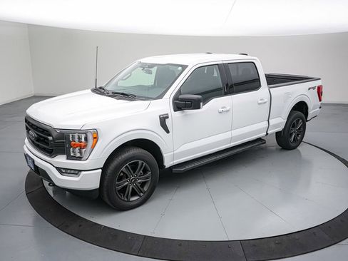 Certified 2022 Ford F150 XLT w/ Equipment Group 302A High image 9