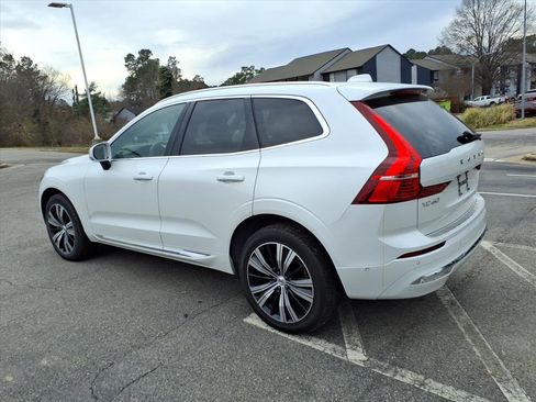 Certified 2023 Volvo XC60 B5 Plus image 7