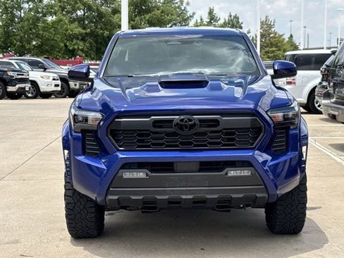 Used 2025 Toyota Tacoma TRD Sport AWD/4WD image 7