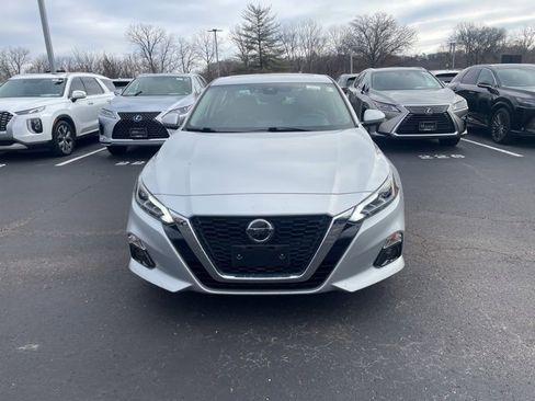 Used 2019 Nissan Altima 2.5 Platinum image 2